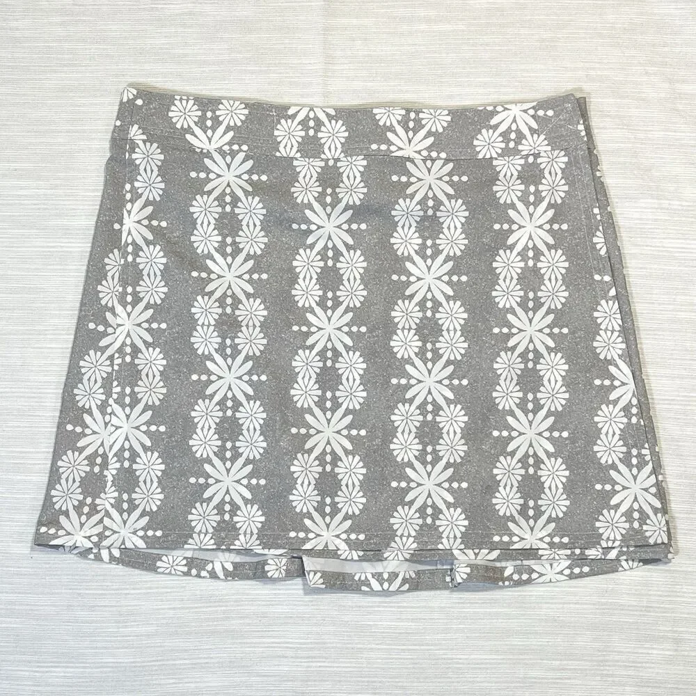 Ripskirt Hawaiian Gray Floral Quick Dry Active Mini Wrap Skirt Women’s Size M